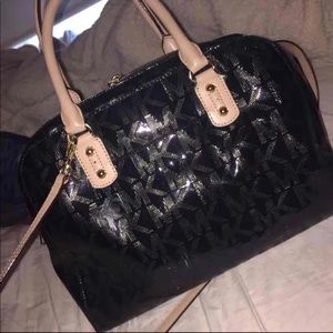 SOLD ON Ⓜ️erc— Michael Kors MK tote